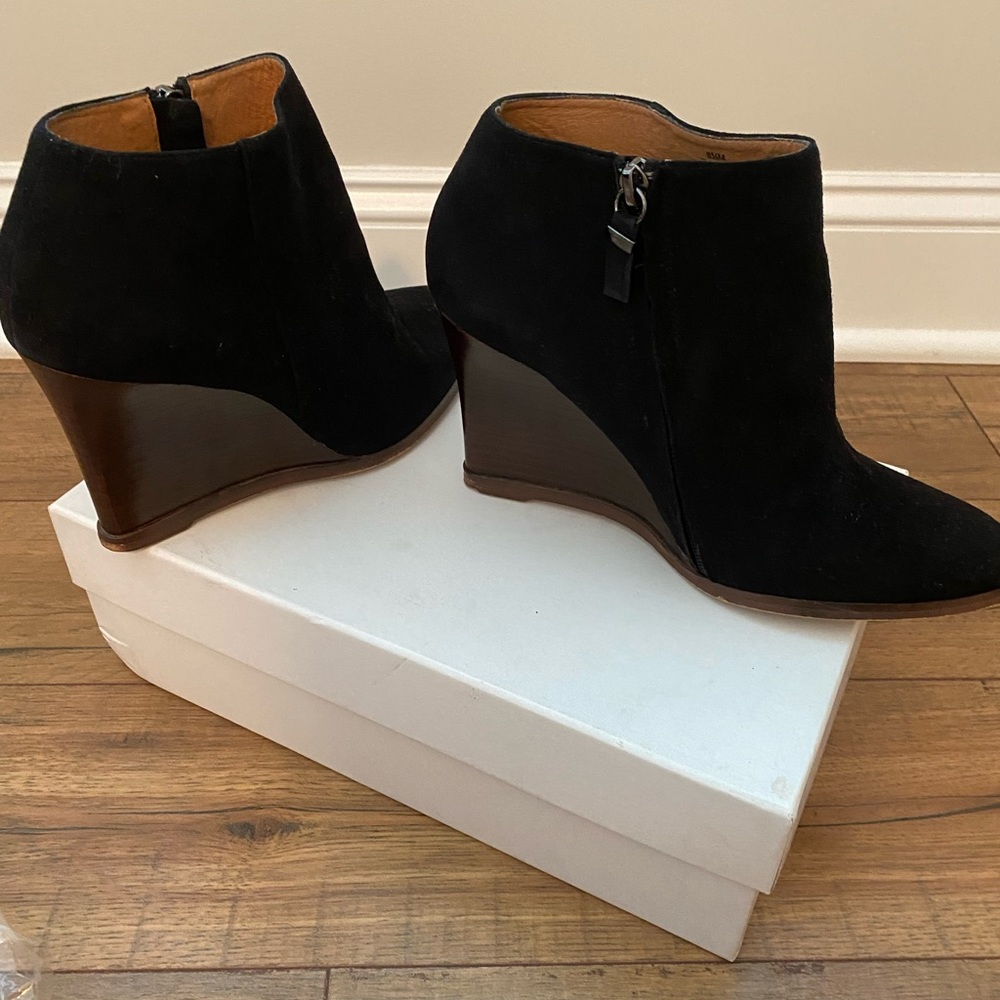 Halogen Black Suede Booties